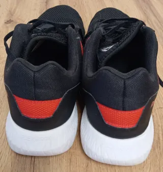 Zapatillas REEBOK talla 45 Negras y Rojas