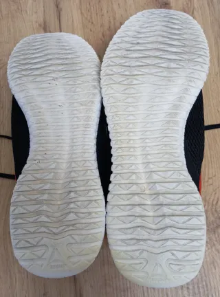 Zapatillas REEBOK talla 45 Negras y Rojas