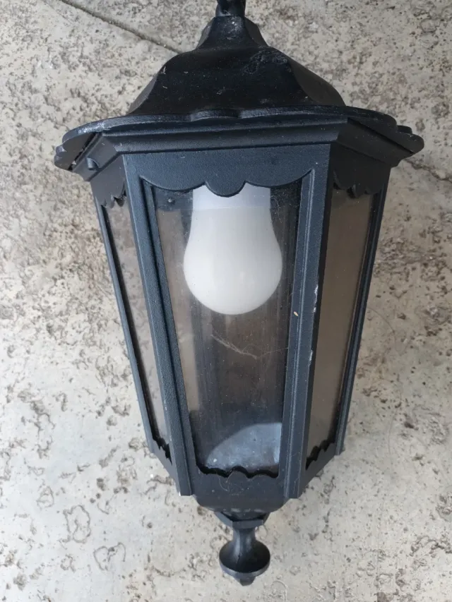 Farol colgante de metal y cristal