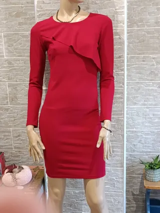 Vestido rojo manga larga con volantes