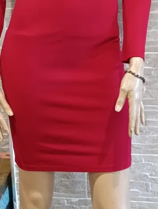 Vestido rojo manga larga con volantes