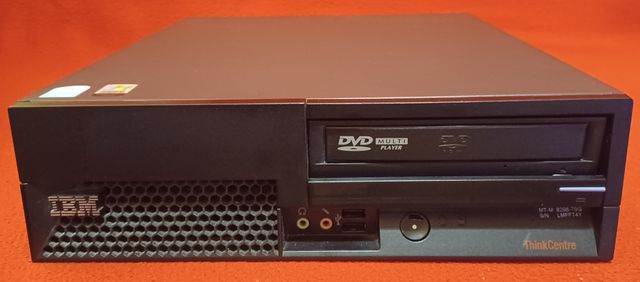 IBM ThinkCentre A52 8298 PC Escritorio