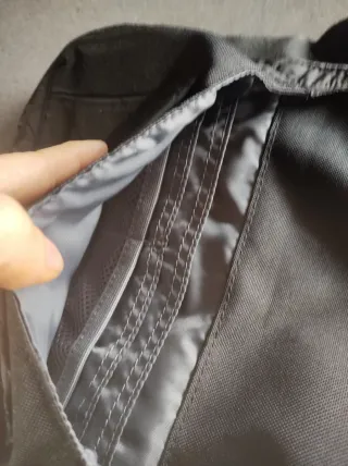 Bolso bandolera Adidas gris y negro