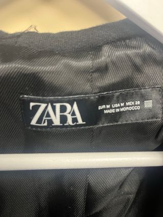 Americana Zara Negra con Capucha
