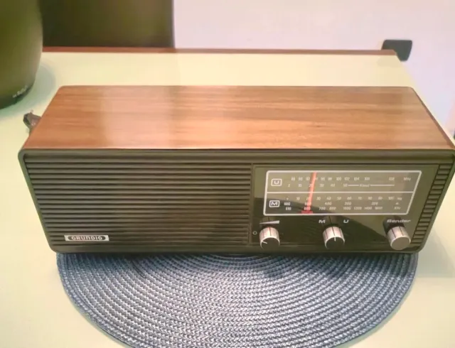 Radio Grundig Vintage Madera y Negro
