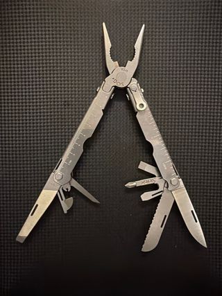 Multiherramienta SOG Paratool