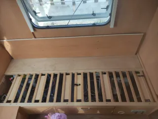 Estructura sofá/cama para caravana