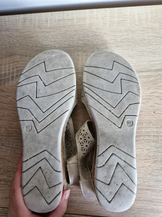 Sandalias de piel plateadas