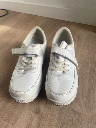 Zapatillas con ruedas talla 36
