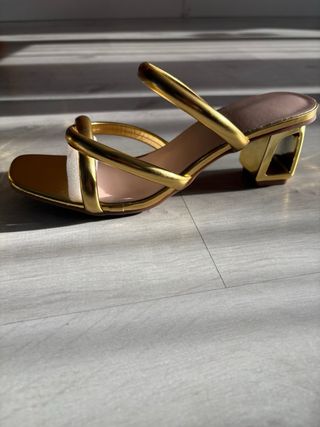 Sandalias doradas talla 39