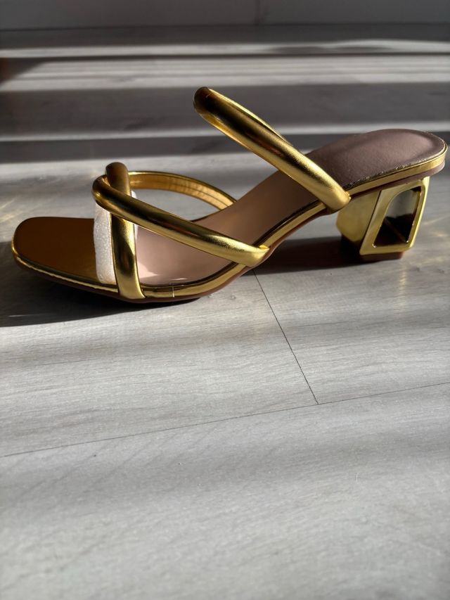 Sandalias doradas talla 39