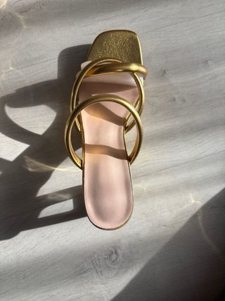 Sandalias doradas talla 39