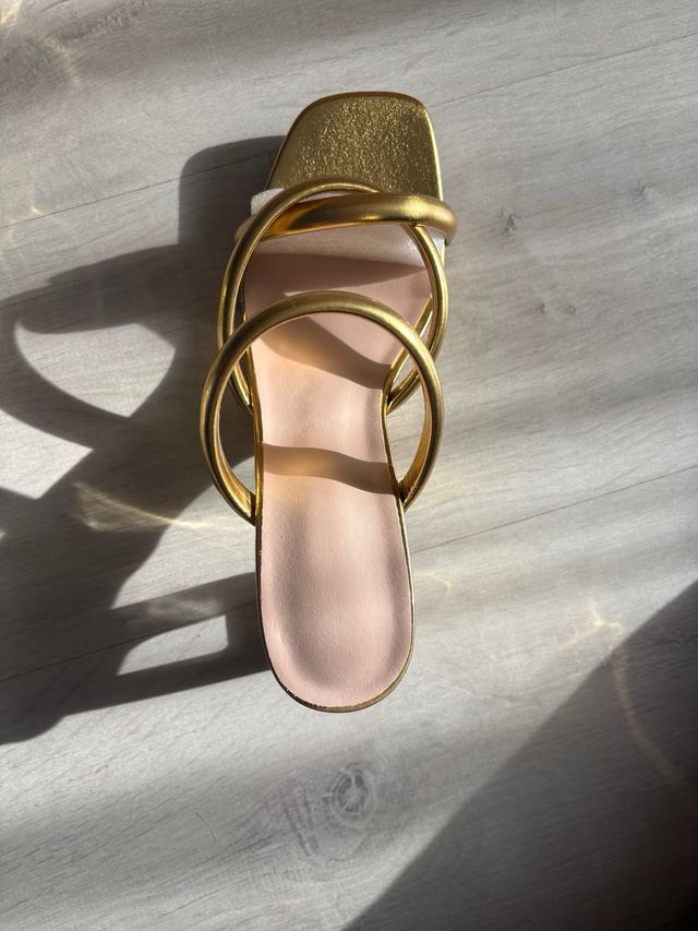 Sandalias doradas talla 39