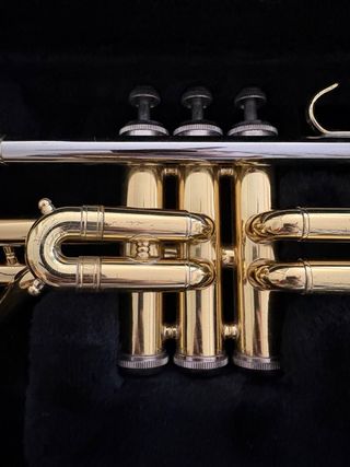 Trombón de pistones en Do marca JUPITER.