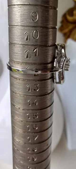 Anillo Plata Rodiada con 2 circonitas.