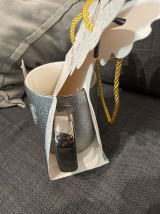 Tazza con angelo decorativo