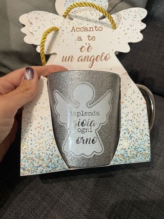 Tazza con angelo decorativo