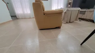 Sofá amarillo tela italiana poco uso