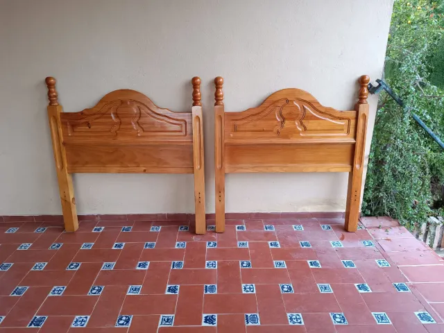 Cabecero de madera rústico