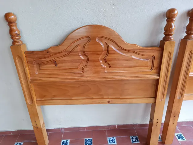 Cabecero de madera rústico