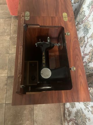 Máquina de coser Alfa S.A. - Buen estado