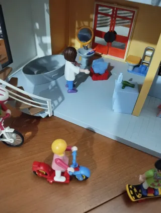 MANSION PLAYMOBIL Y EXTRAS !!