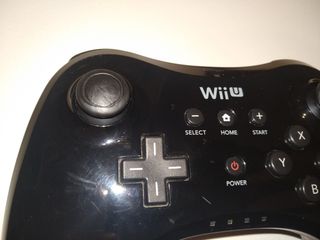 Controller Pro per Nintendo Wii U in nero, testato e funzionante perfettamente.