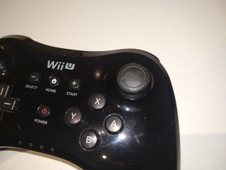Controller Pro per Nintendo Wii U in nero, testato e funzionante perfettamente.