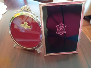 Marco de plata y el redondo de baño plata de ley