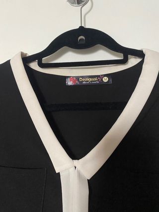 Camisa Desigual Negra con Detalles