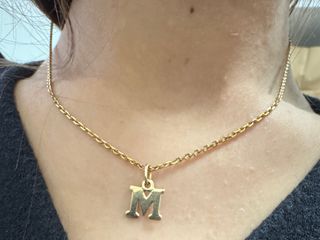 Colgante oro 18k letra M
