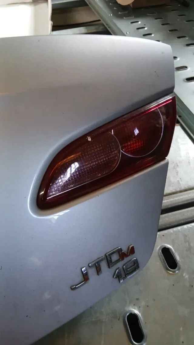 Portón Alfa Romeo 159