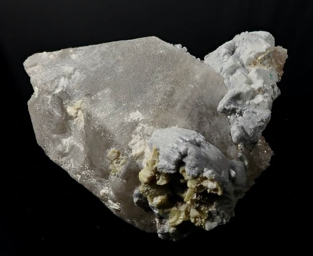 Mineral. Apatito grupo, berilo, torbernita, cuarzo