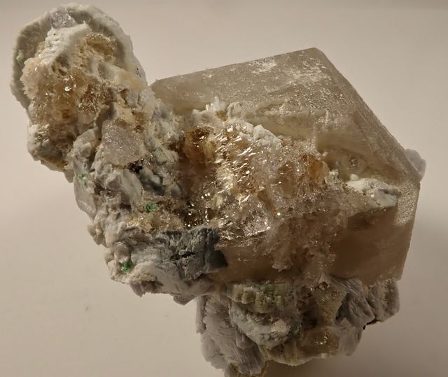 Mineral. Apatito grupo, berilo, torbernita, cuarzo