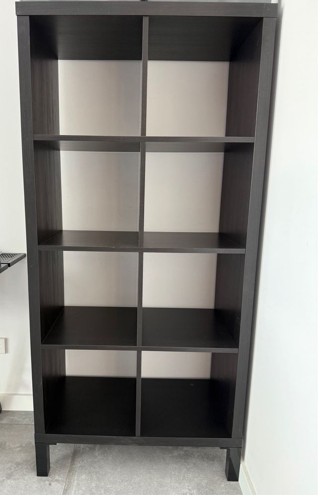 Scaffale nero in legno