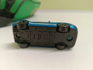 Coche Matchbox azul Negociable