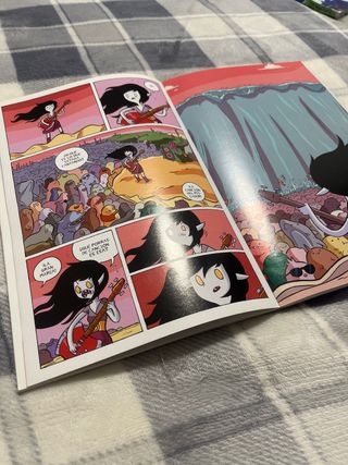 HORA DE AVENTURAS PRESENTA: MARCELINE Y LAS DIV...