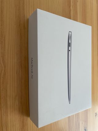 MacBook Air 13” 129GB Plata