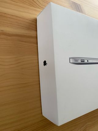 MacBook Air 13” 129GB Plata