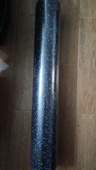 Rulo de ejercicio negro con puntos