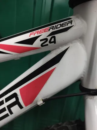 Bicicleta Freerider 24 Blanca