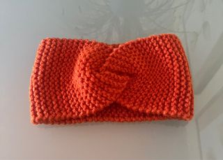 Diadema turbante tejida a mano