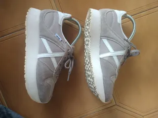 Zapatillas Munich grises y blancas