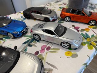 Coches a escala 1:18