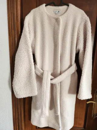 Abrigo JW Anderson x Uniqlo Blanco