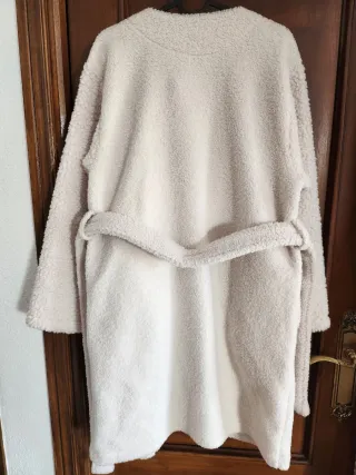 Abrigo JW Anderson x Uniqlo Blanco