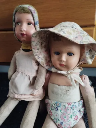 Coppia bambole bachelite e stoffa