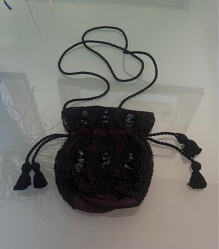 Bolso limosnera pedrería negro