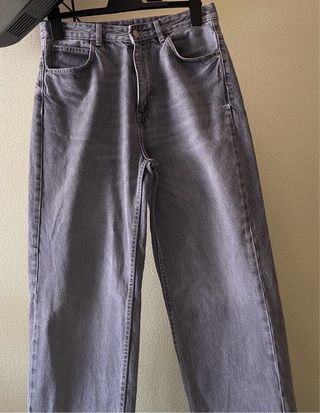 Pantalón baggy gris. “Pull & Bear” T/40