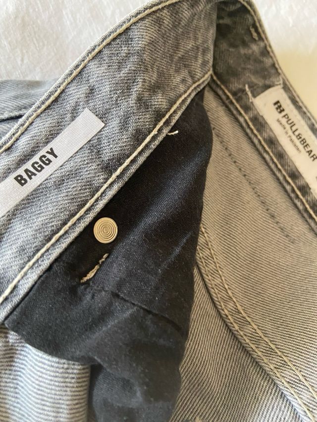 Pantalón baggy gris. “Pull & Bear” T/40